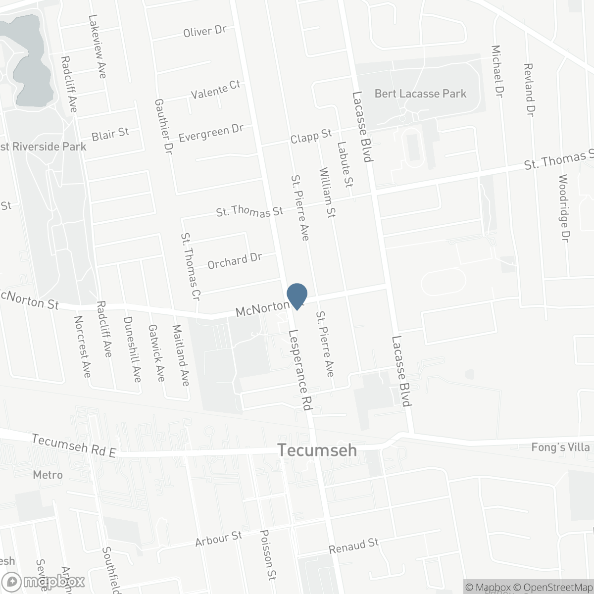858 LESPERANCE, Tecumseh, Ontario M8N 1W7